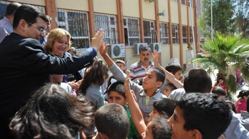 Başkan T&uuml;t&uuml;nc&uuml; &Ouml;ğrencilerle Bir Araya Geldi