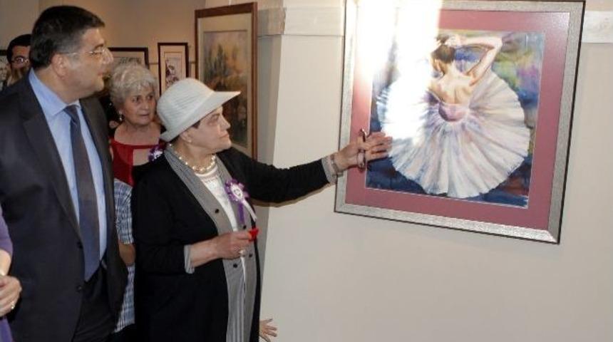 &lsquo;ha&ccedil;&ccedil;e Kadınlar&rsquo; Resim Sergisi A&ccedil;tı