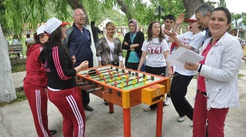 Engelliler Spor M&uuml;sabakarında Kıyasıya Yarıştı