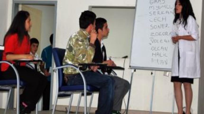 Vakfıkebir&rsquo;de Hemşireler G&uuml;n&uuml; Dolayısıyla Eğlence Programı D&uuml;zenlendi