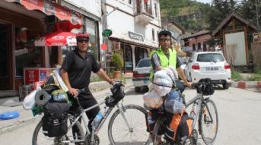 Bisikletle 800 Kilometre Yol Gidip Mudurnu&rsquo;ya Geldiler