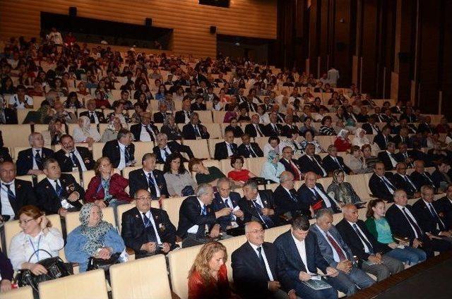 Denizli'de Tiyatro Festivali Devam Ediyor