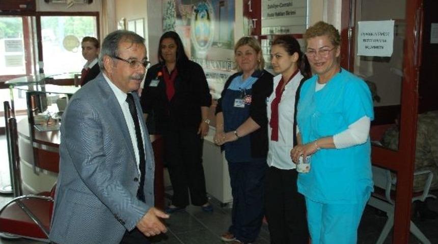 Başkan &Ouml;zacar Hemşirelerle Buluştu