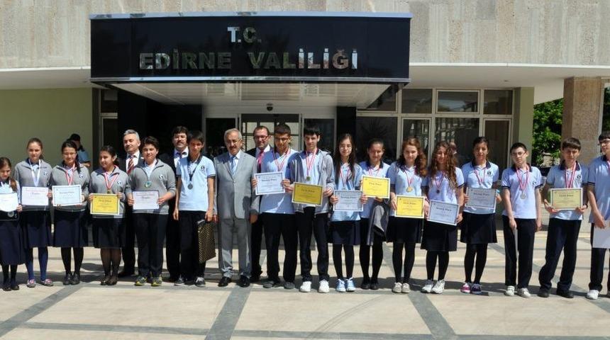 Edirne Valisi'nin Oğlu 'Twitter'e Rakip Olacak Projesi Ile D&uuml;nya 2.si Oldu