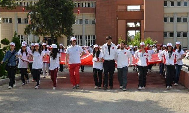 Törenler Çakıştı Gerginlik Yaşandı