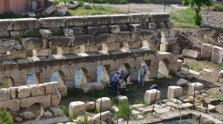 Tarihi Roma Hamamı G&uuml;n Y&uuml;z&uuml;ne &Ccedil;ıkıyor