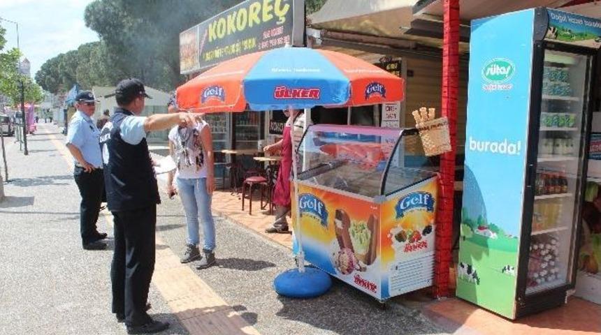 Edremit Zabıtasından Kaldırım İşgali M&uuml;cadelesi