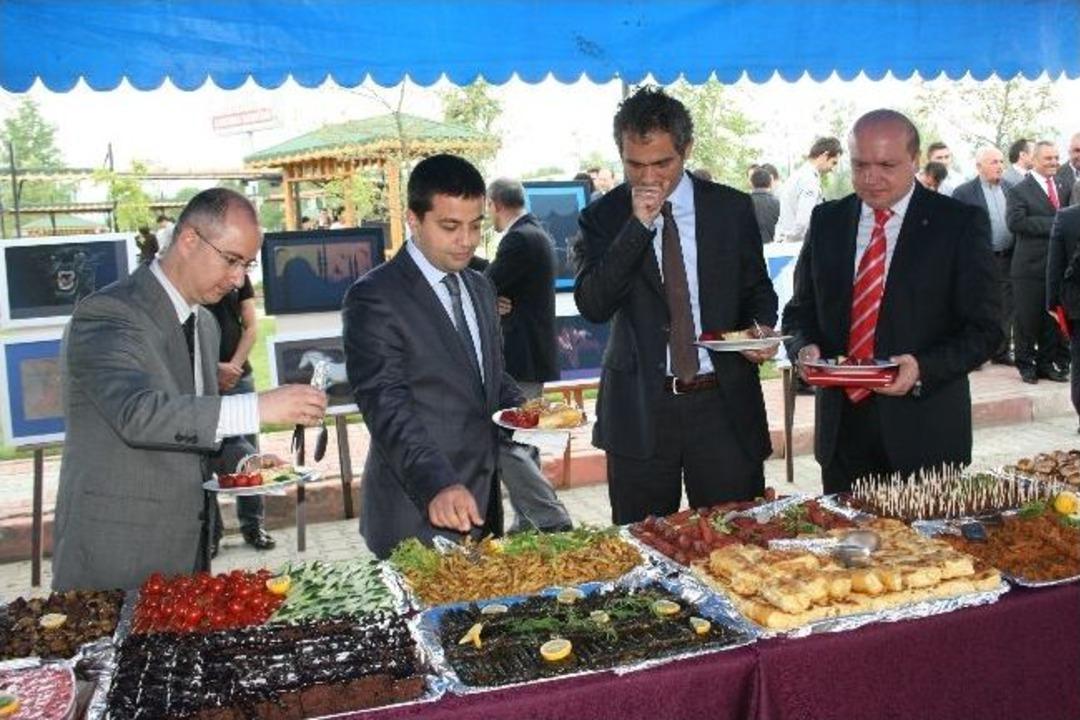 &Ccedil;aycuma Myo&rsquo;nun &Ccedil;evre D&uuml;zenlemesine Katkı Verenlere Plaket Verildi