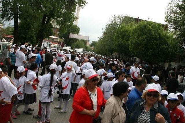 Iğdır'da Gençlik Yürüyüşü