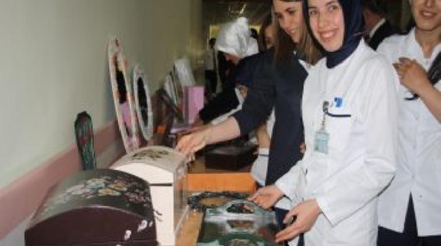 Hastalar El Emeklerini Sergiledi