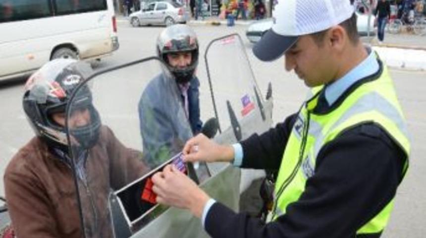 Emniyet M&uuml;d&uuml;rl&uuml;ğ&uuml;nden Kask Uyarısı