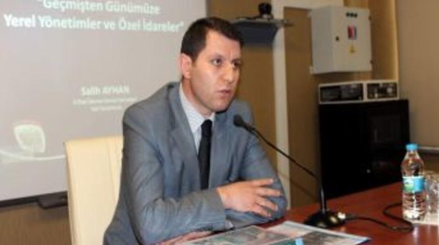 İl &Ouml;zel İdare Genel Sekreteri Ayhan, Yıldızeli Meslek Y&uuml;ksek Okulu&rsquo;nda Konferans Verdi