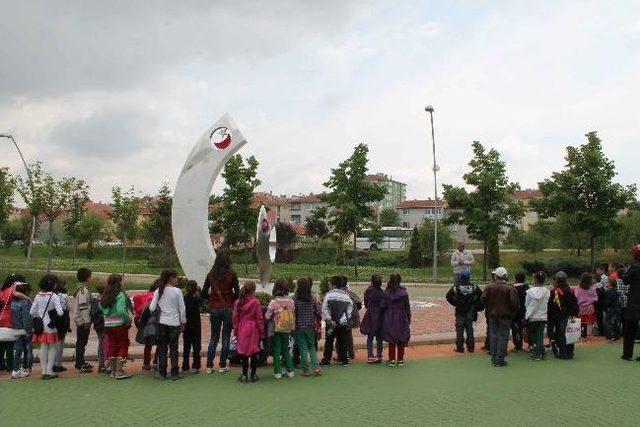 İlkokul Öğrencileri 2013 Türk Dünyası Kültür Başkentini Geziyor