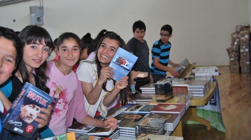 Çivril’de Kitap Şenliği Başladı