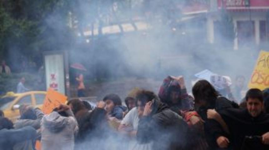 Polisten &Ouml;ğrencilere Gazlı M&uuml;dahale