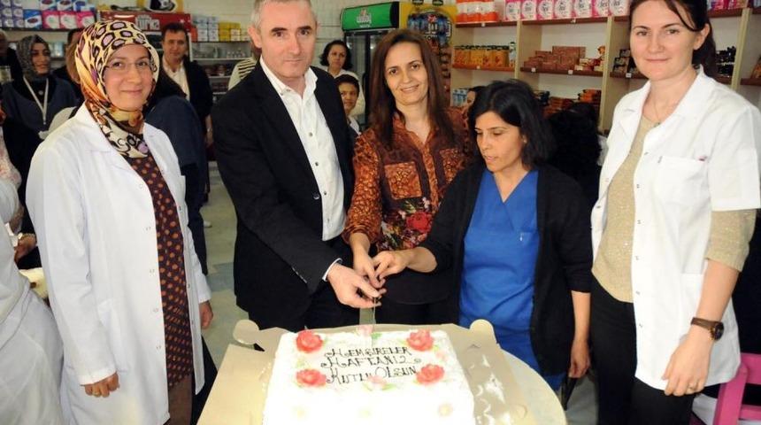 Doktorlardan Hemşirelere S&uuml;rpriz Kutlama