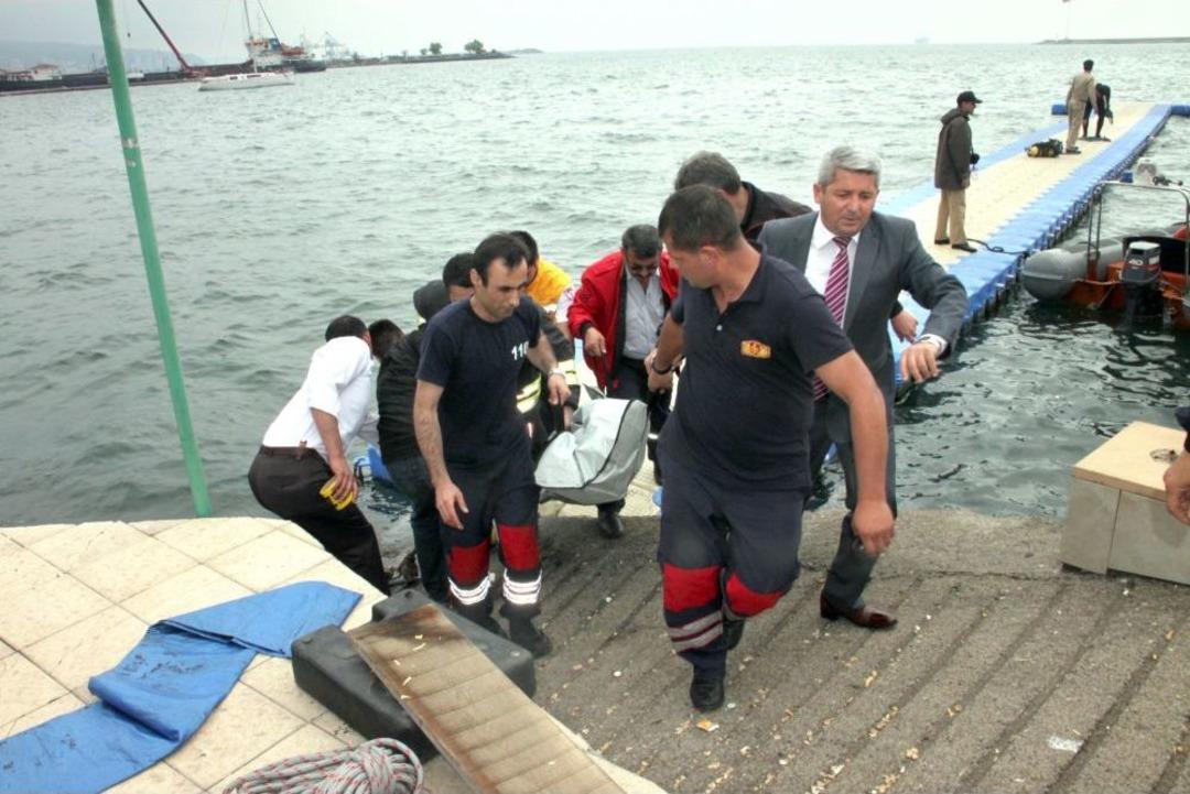 Yaşlı Adamın Cesedi 50 Dakika Sonra &Ccedil;ıkarıldı