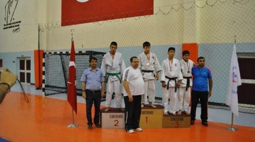 Manisalı Judocular T&uuml;rkiye Şampiyonası'ndan Başarı İle D&ouml;nd&uuml;