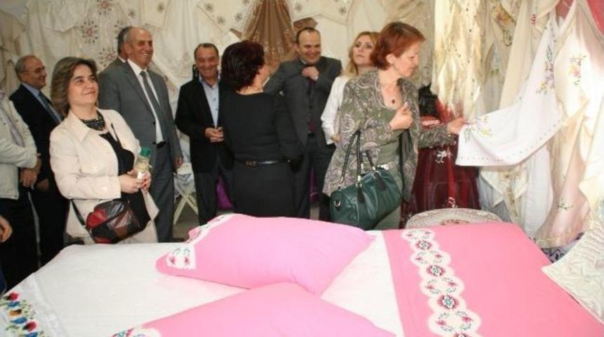 Devrek Protokol&uuml; Giyim Sergisinde Buluştu