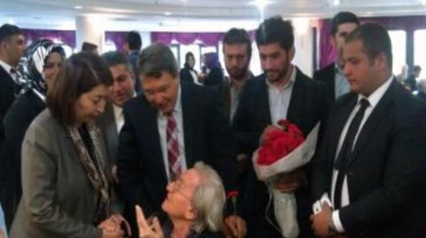 Milletvekili &Uuml;st&uuml;n&rsquo;den Huzurevi Ziyareti