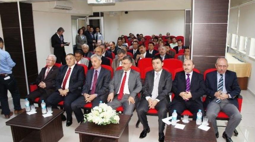 Sgk, En Y&uuml;ksek Prim &Ouml;deyen 10 Firmayı Plaketle &Ouml;d&uuml;llendirdi