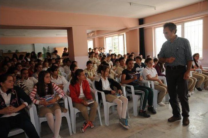 İlkokul Öğrencileri Yazarlarla Buluştu G1