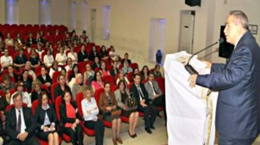 Mesleğine Yıllarını Veren Hemşireler Plaketle &Ouml;d&uuml;llendirildi