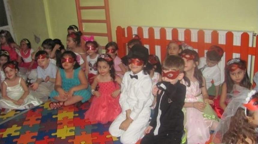 &Ouml;ğrenciler Maskeli Balo D&uuml;zenledi