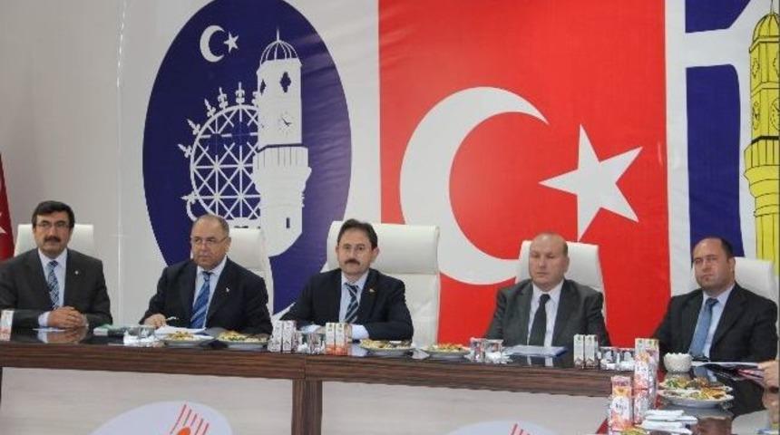 Vali Başköy’den Bektaş’a Kutlama Ziyareti