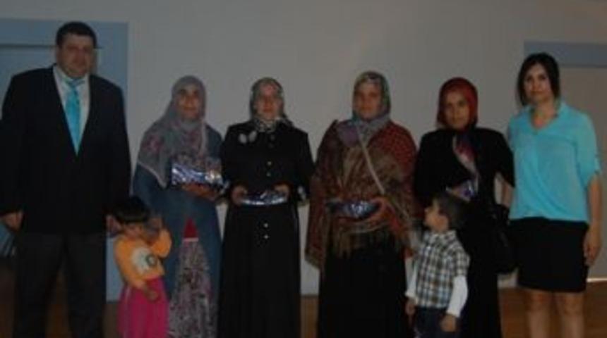 Sancaktepe Yenidoğan ilkokulu anneleri unutmadı