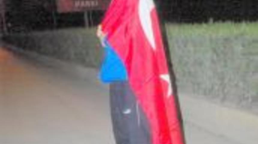 Bayrak sevdalısı Osmancık'ta mola verdi