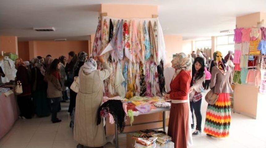 Ahed&rsquo;ten &Ouml;ğrenciler Yararına Kermes