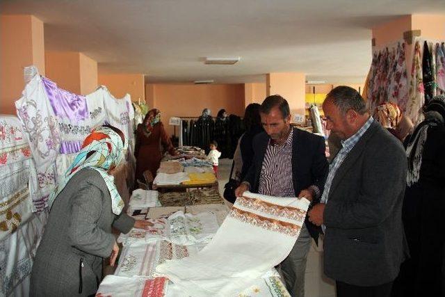 Ahed’ten Öğrenciler Yararına Kermes