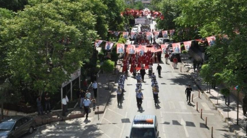 Keşan&rsquo;da Gen&ccedil;lik Haftası Y&uuml;r&uuml;y&uuml;şle Başladı