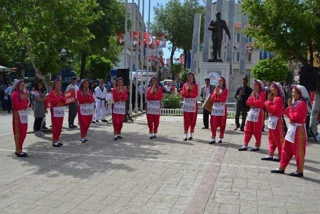 Keşan’da Gençlik Haftası Yürüyüşle Başladı