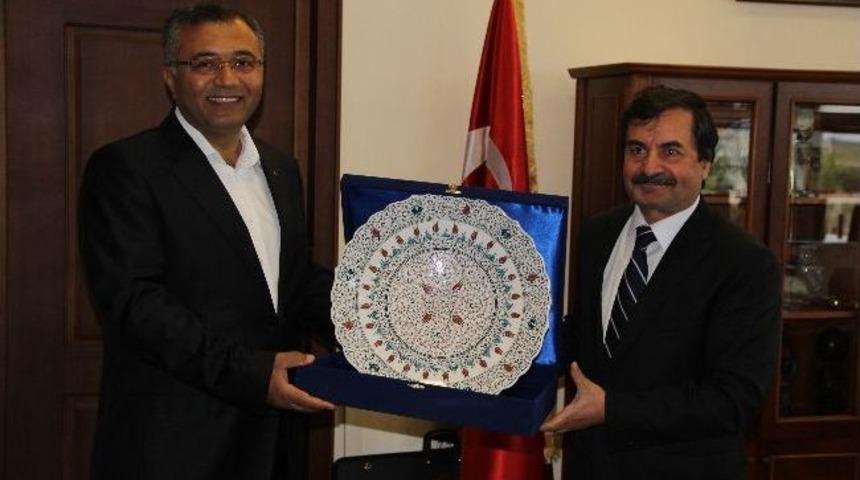 Vali, Dp&uuml;'ye De Veda Etti