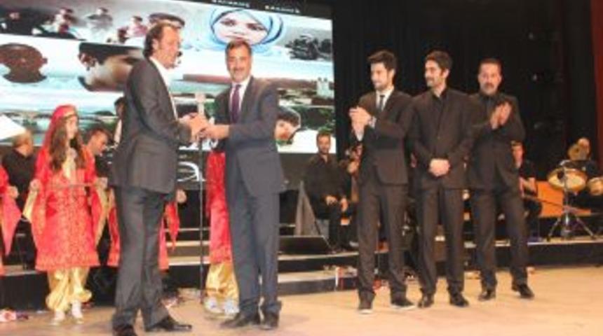 Anafen Okulları Başarılı TV Yapımlarına &Ouml;d&uuml;l Verdi