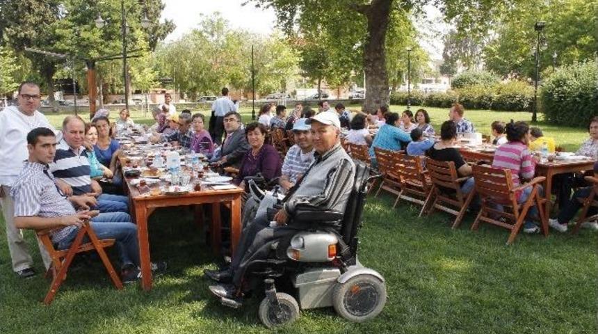 Sel&ccedil;uk Emniyeti Engellileri Kahvaltıda Buluşturdu