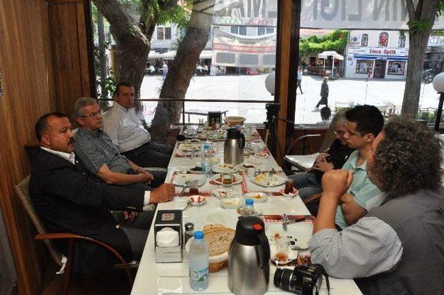 Chp Foça İlçe Başkanı Mert, Bağımsız Aday Olacağı Söylentileri Yalanlandı