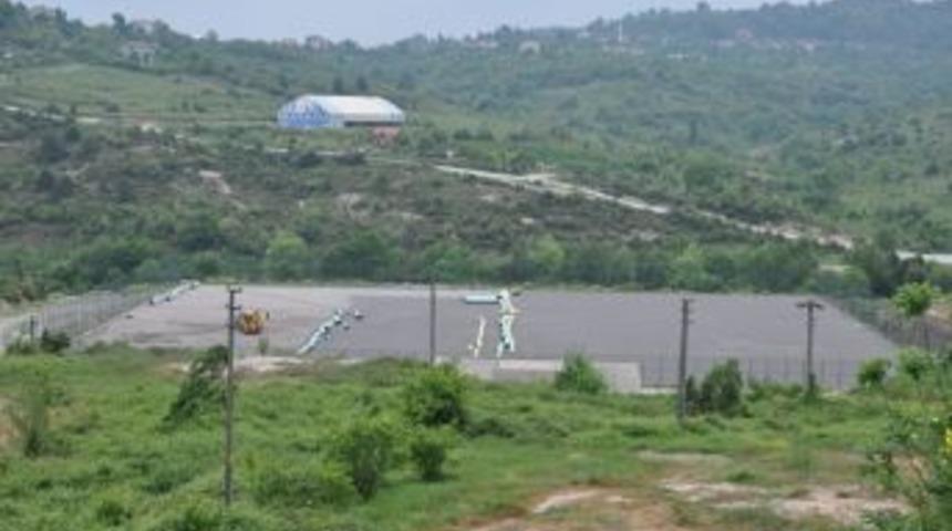 Futbol sahasına &ccedil;im serme işlemi başladı