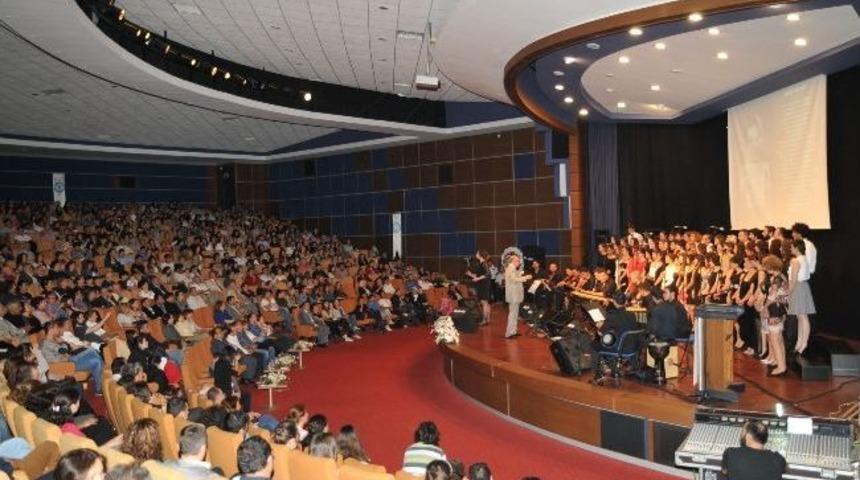 T&uuml;rk Sanat M&uuml;ziği Konseri Dinleyenleri Mest Etti&rlm;