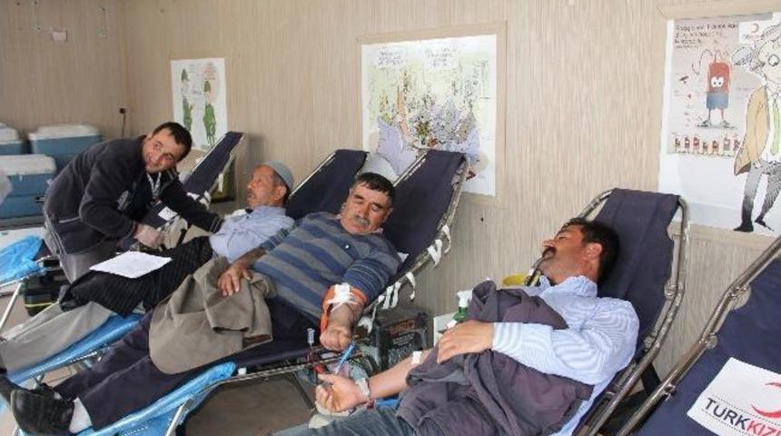 Kızılay Ahlat&rsquo;ta Kan Topladı