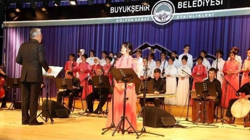 G&uuml;len Y&uuml;zler G&ouml;n&uuml;lleri Mest Etti