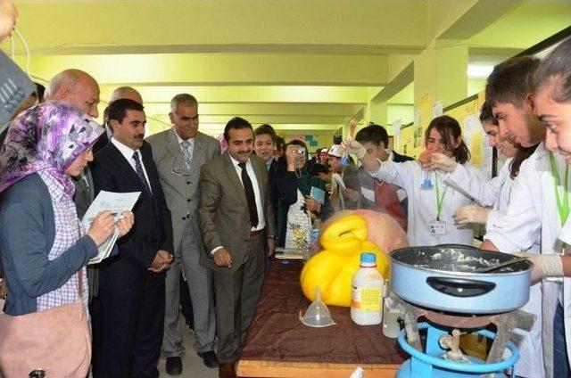 Mehmet Güneş Anadolu Öğretmen Lisesi Fuarı Açıldı