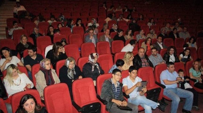 Odt&uuml; Koleji Anasınıfı &Ouml;ğrencileri Mezuniyet Sevinci Yaşadı
