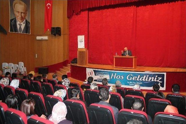 Ailede Sevgi İletişimi Konferansı Verildi