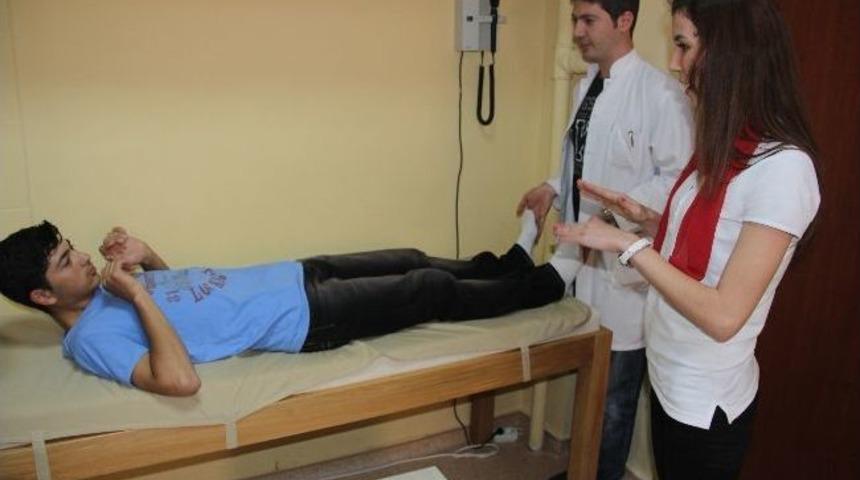 Fak&uuml;ltede İşaret Diliyle Tedavi Devri