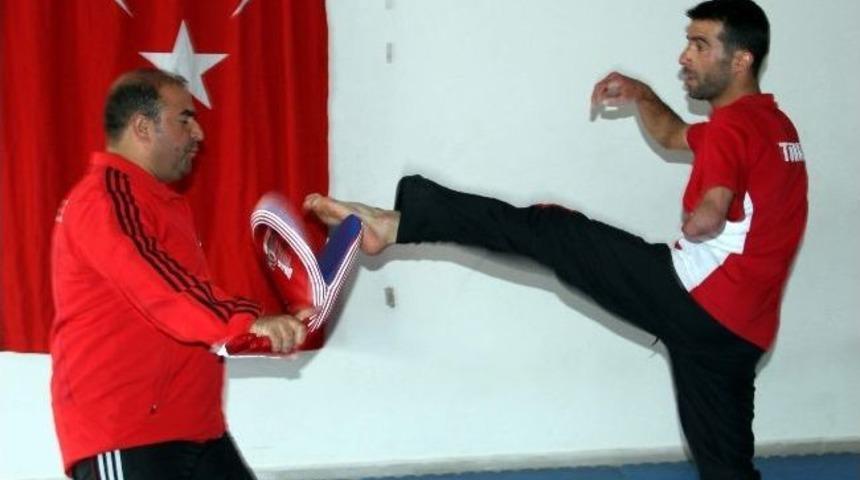 (&ouml;zel Haber) Engel Tanımayan Engelli, D&uuml;nya Şampiyonluğuna Koşuyor