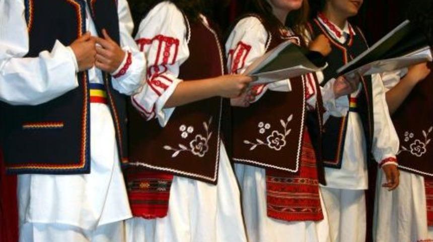 Sivas&rsquo;ta, Romen &Ouml;ğrenciler T&uuml;rk&uuml;lerle Coşturdu