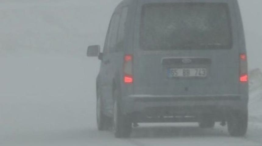 Van&rsquo;da 2985 Rakımda Kar Yağışı Ve Fırtına